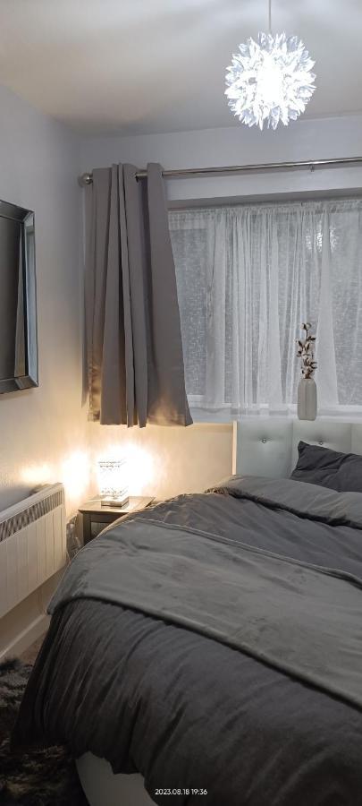 Lister Park Bradford Stylish 1Bed Coach House - Quiet & Tranquil Cottage & Parking Esterno foto