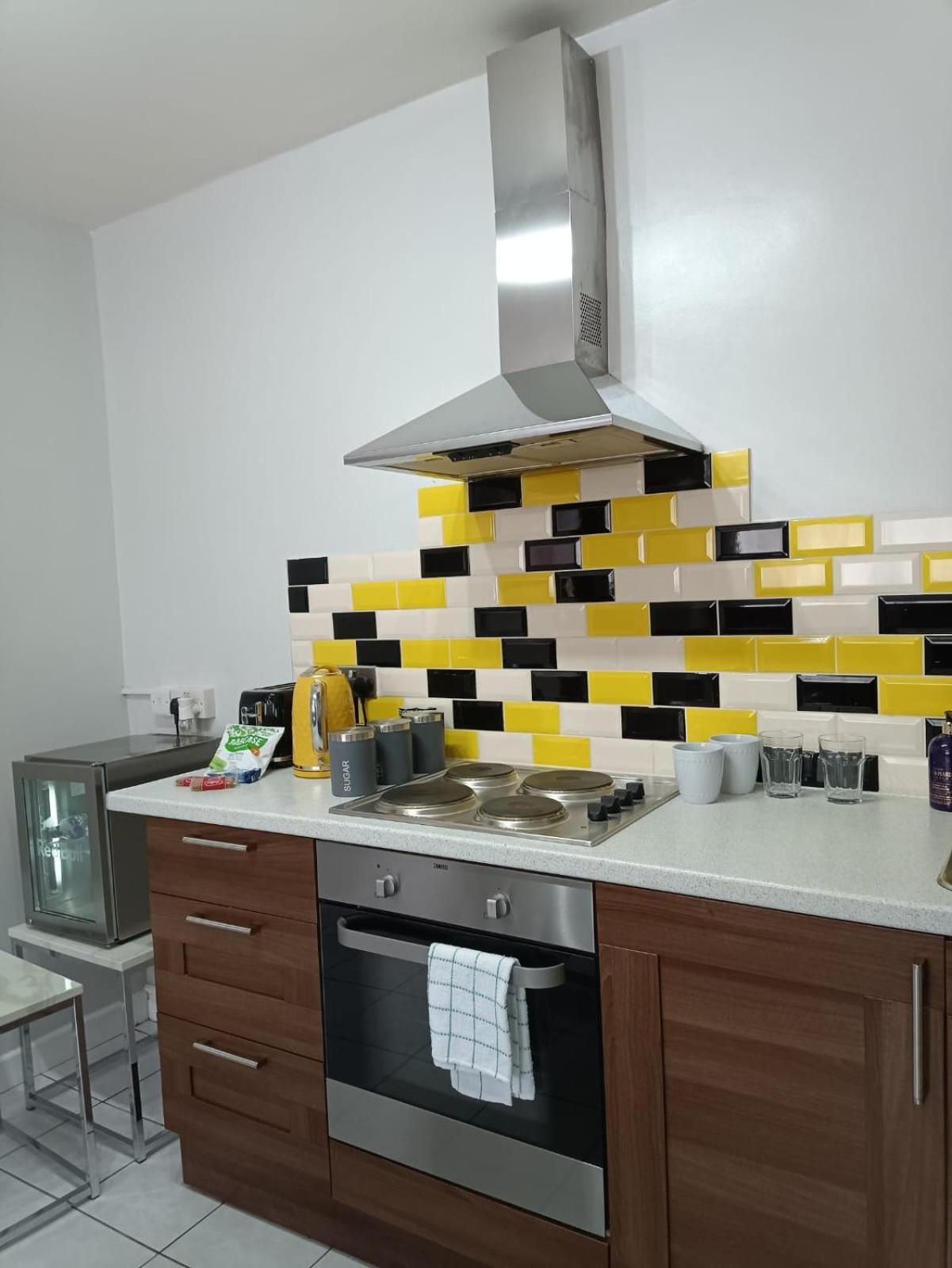 Lister Park Bradford Stylish 1Bed Coach House - Quiet & Tranquil Cottage & Parking Esterno foto